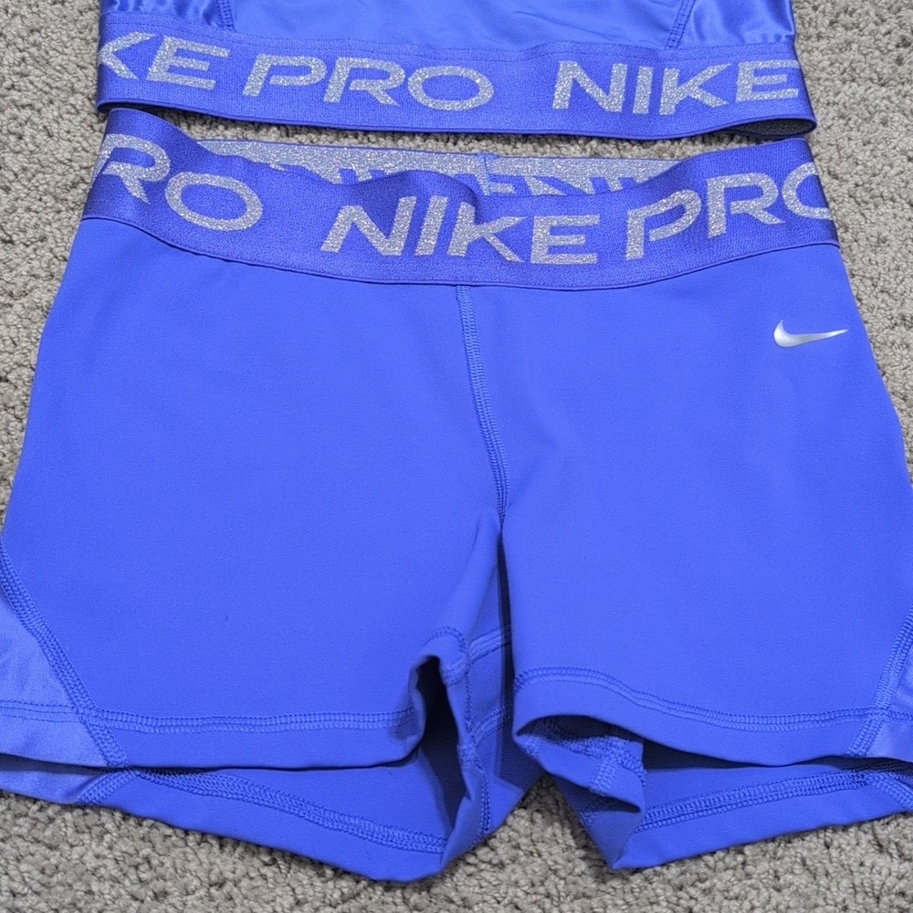 Nike Pro Mid Rise Shine Sports Bra And Shorts Set XS Top Small Bottoms - Picture 3 of 13